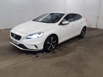 Used Volvo V40 2017 for sale - 77239360: Photo