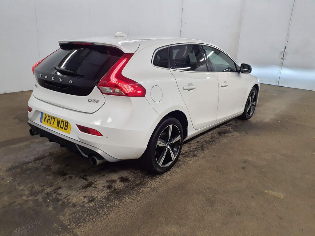 Used Volvo V40 2017 for sale - 77239360: Photo 6