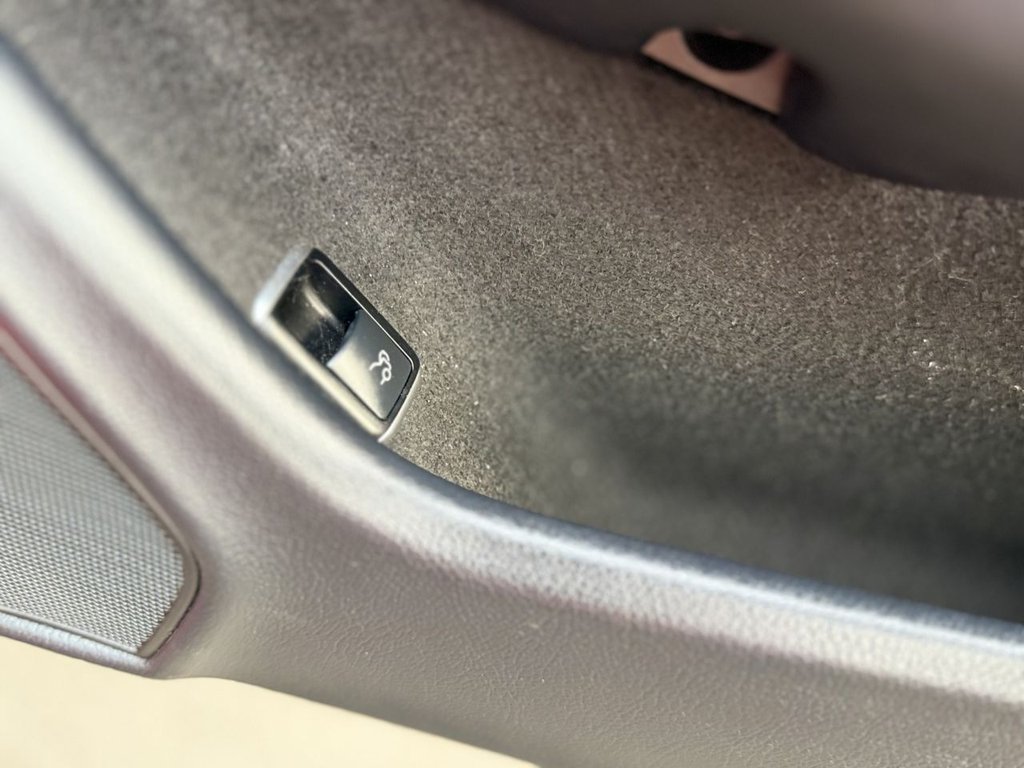 Used Mercedes-Benz C Class 2015 for sale - 76966263: Photo 30