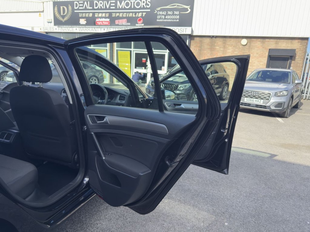 Used Volkswagen Golf 2016 for sale - 76092422: Photo 35