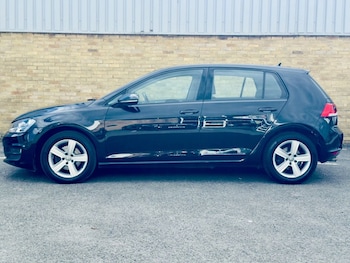 Used Volkswagen Golf 2016 for sale - 76092422: Photo