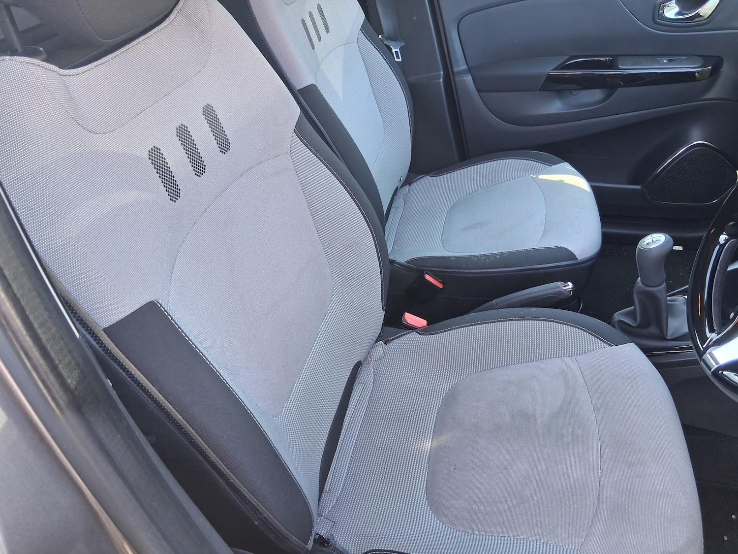 Used Renault Captur 2014 for sale - 78152941: Photo 2