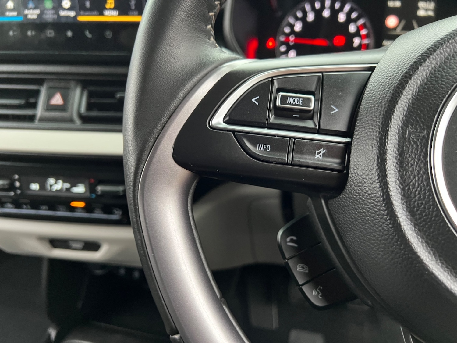 Used Suzuki Swift 2024 for sale - 77366910: Photo 27