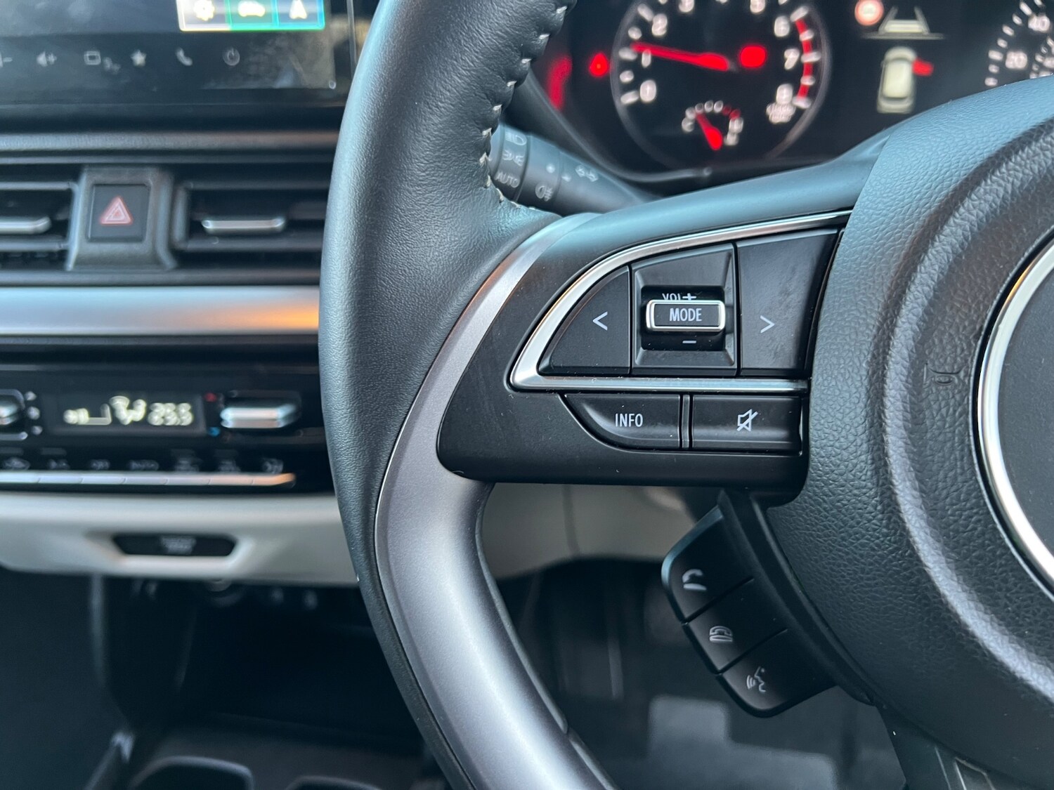 Used Suzuki Swift 2024 for sale - 77841501: Photo 27