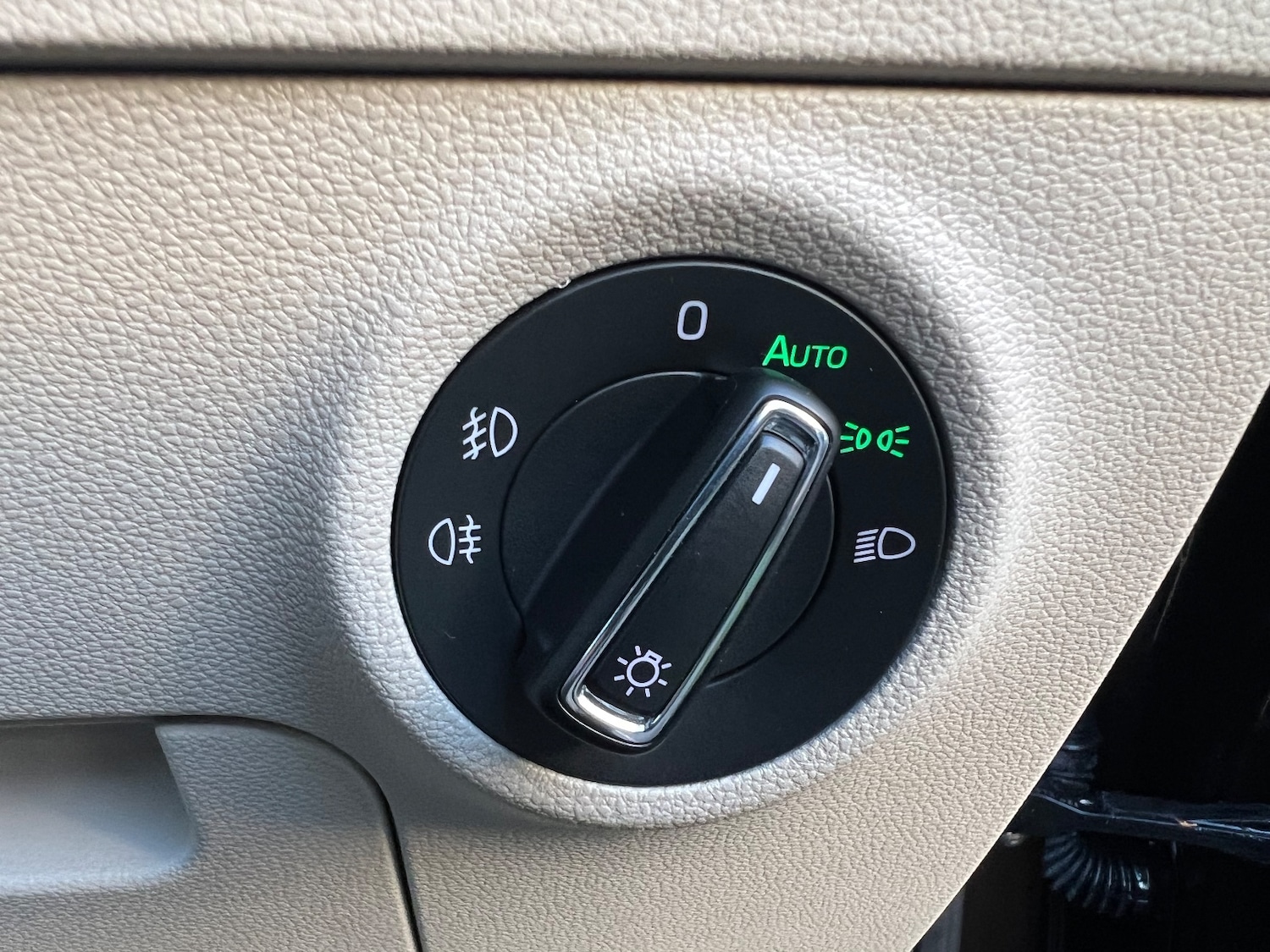 Used Skoda Karoq 2020 for sale - 76888637: Photo 39