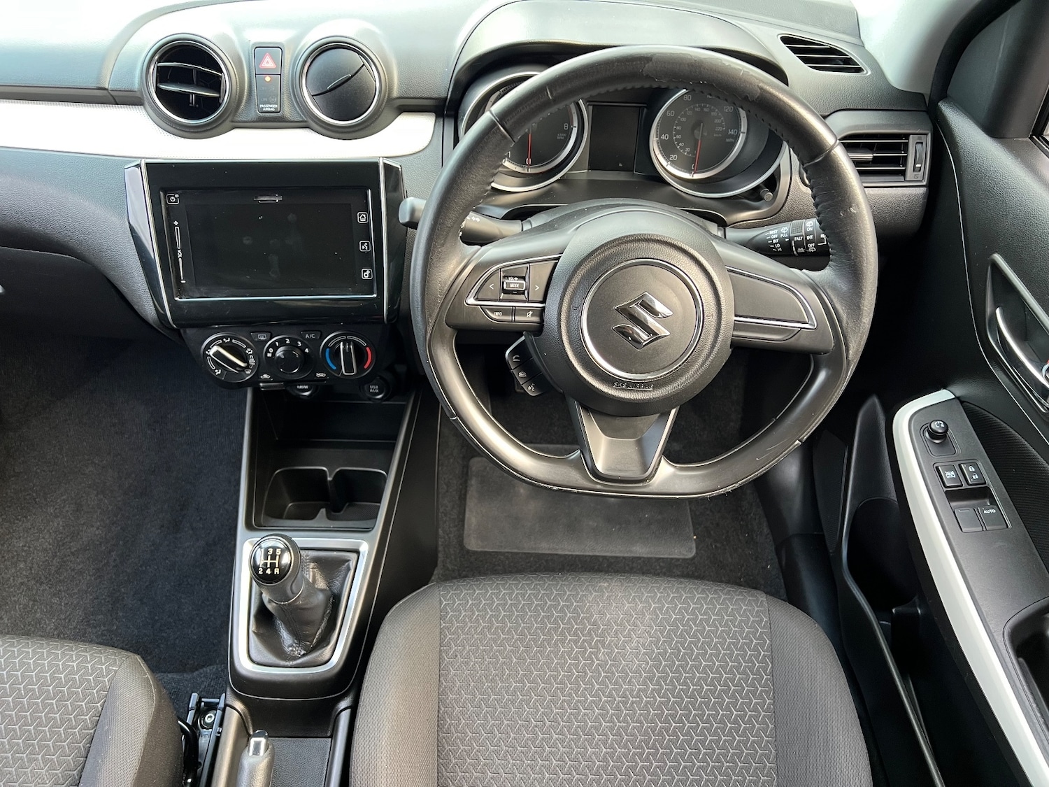 Used Suzuki Swift 2018 for sale - 76977934: Photo 15