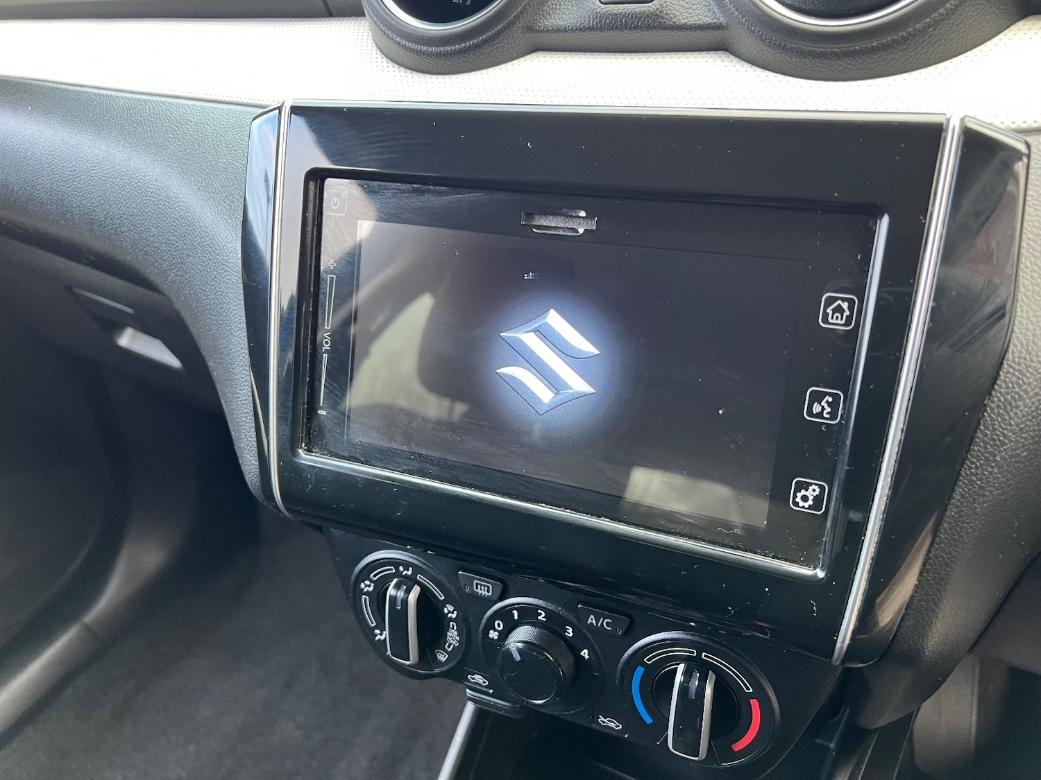 Used Suzuki Swift 2018 for sale - 76977934: Photo 19