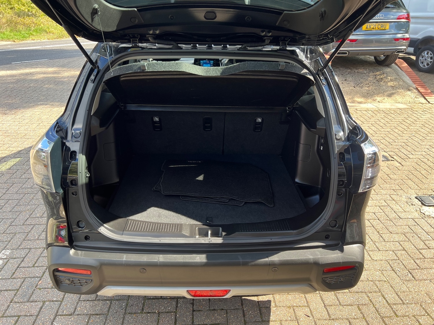 Used Suzuki SX4 S-Cross 2023 for sale - 76738182: Photo 7