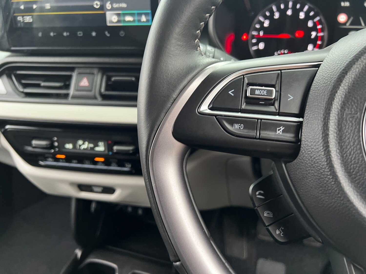 Used Suzuki Swift 2024 for sale - 77281104: Photo 24