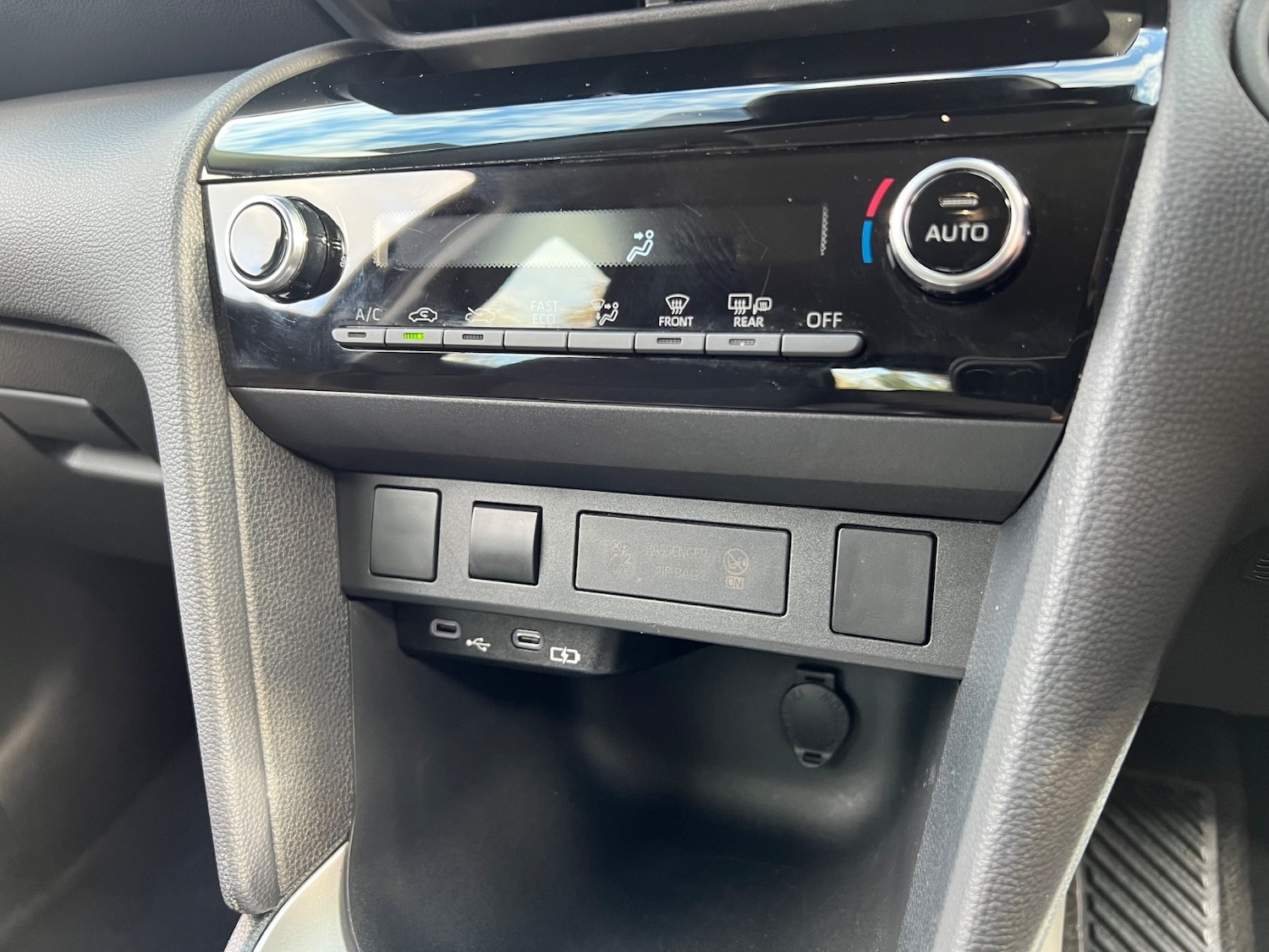 Used Toyota Yaris Cross 2024 for sale - 76650108: Photo 25