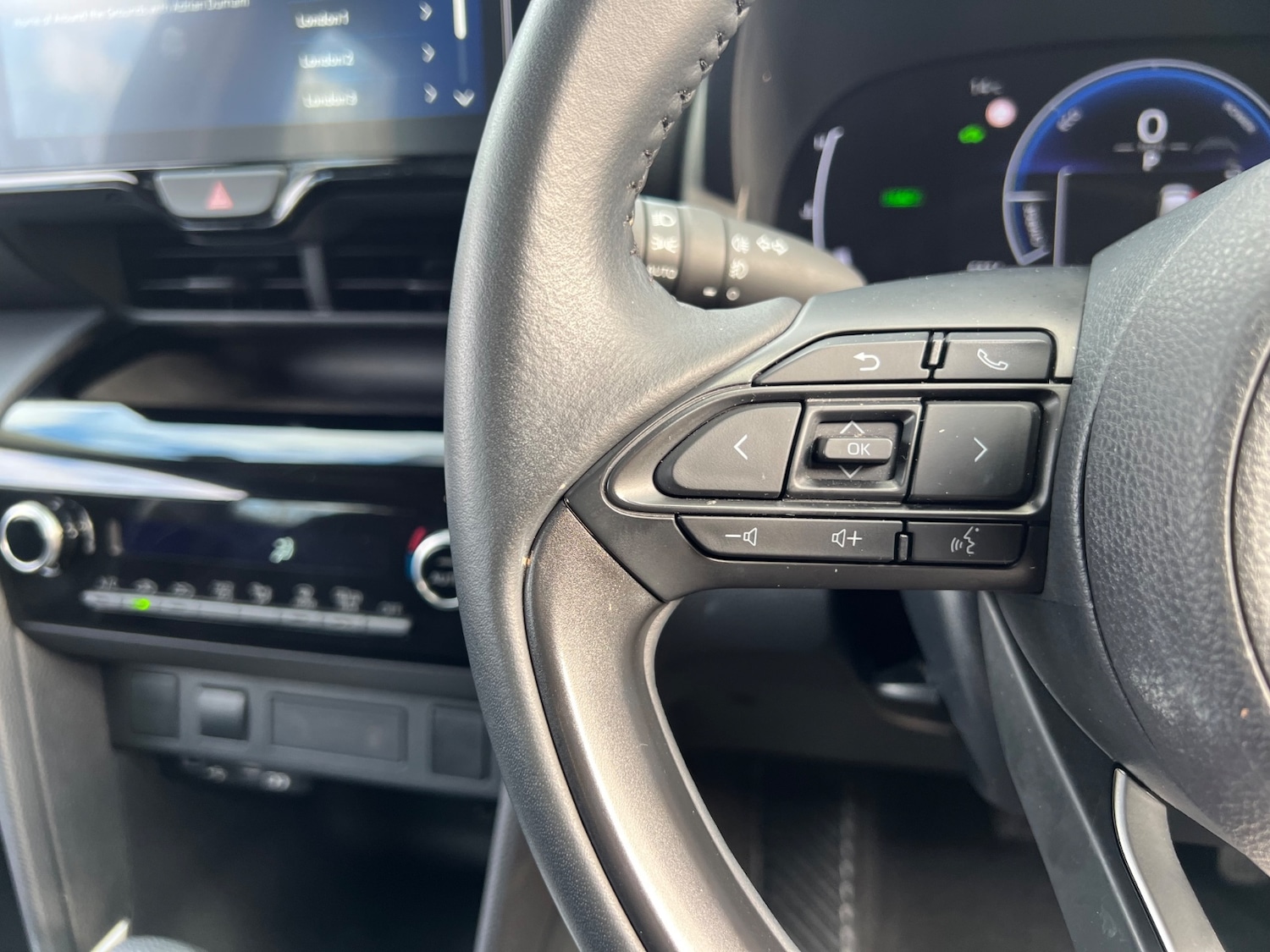 Used Toyota Yaris Cross 2024 for sale - 76650108: Photo 28