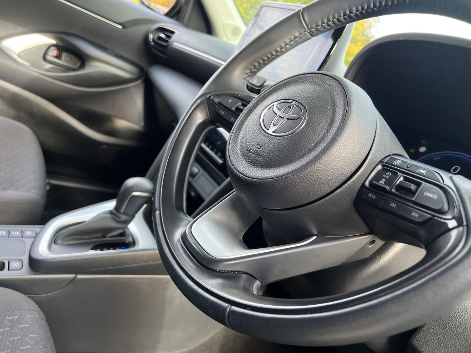 Used Toyota Yaris Cross 2024 for sale - 76650108: Photo 30