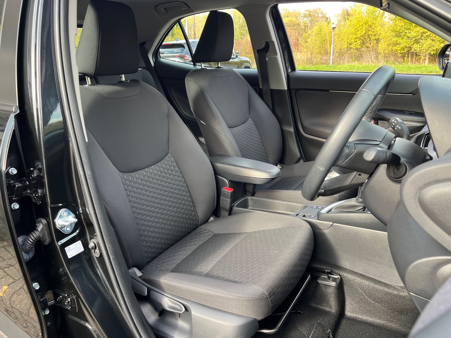 Used Toyota Yaris Cross 2024 for sale - 76650108: Photo 32