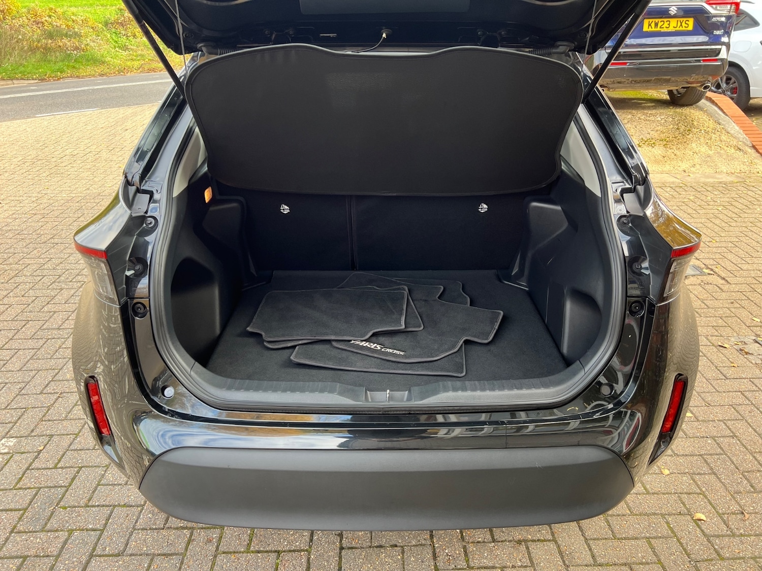 Used Toyota Yaris Cross 2024 for sale - 76650108: Photo 6