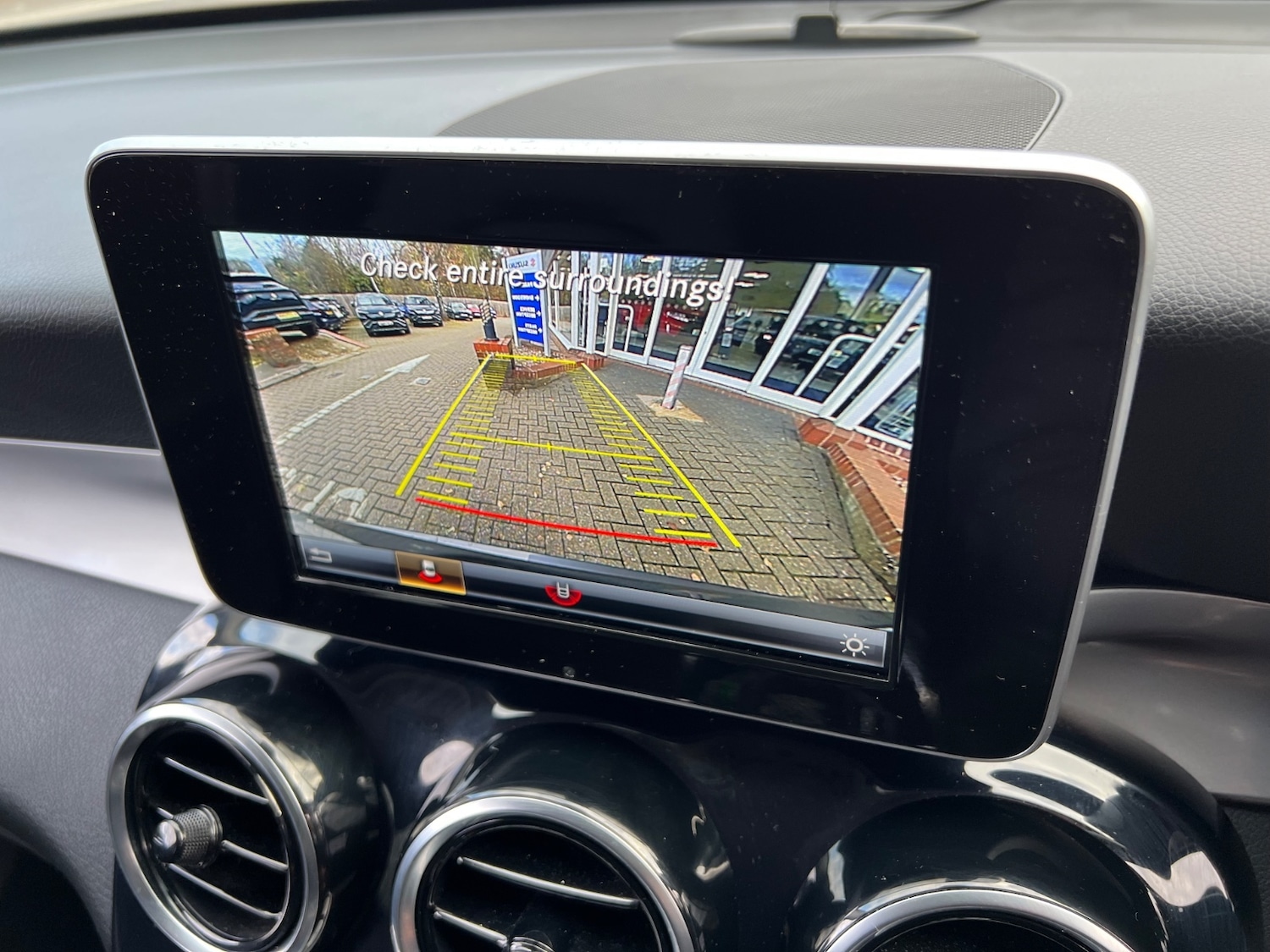 Used Mercedes-Benz GLC 2019 for sale - 76650082: Photo 18