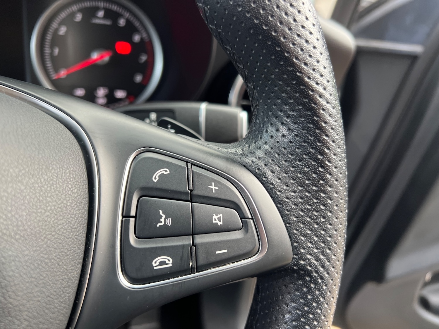 Used Mercedes-Benz GLC 2019 for sale - 76650082: Photo 38