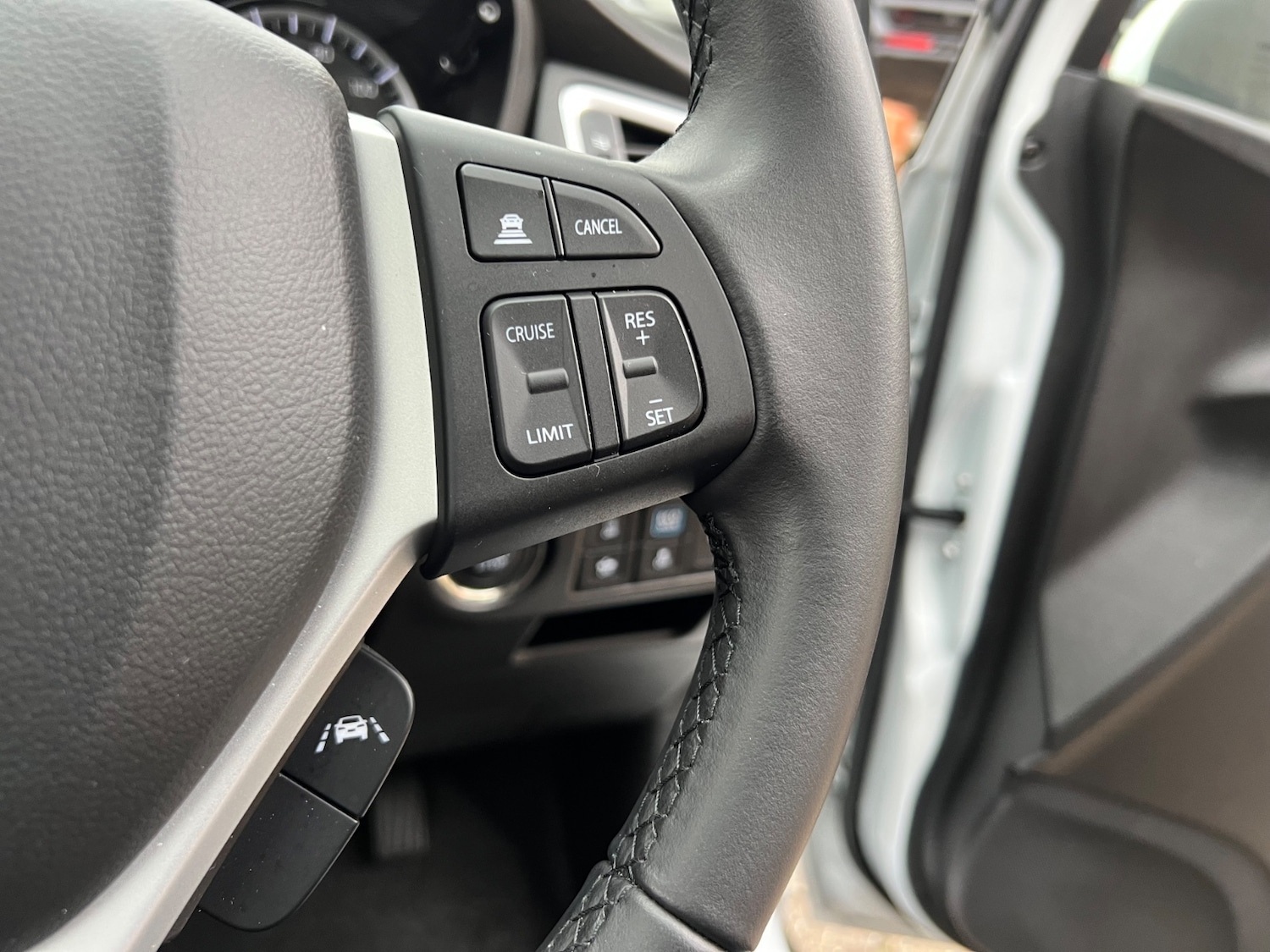 Used Suzuki SX4 S-Cross 2023 for sale - 76650119: Photo 32