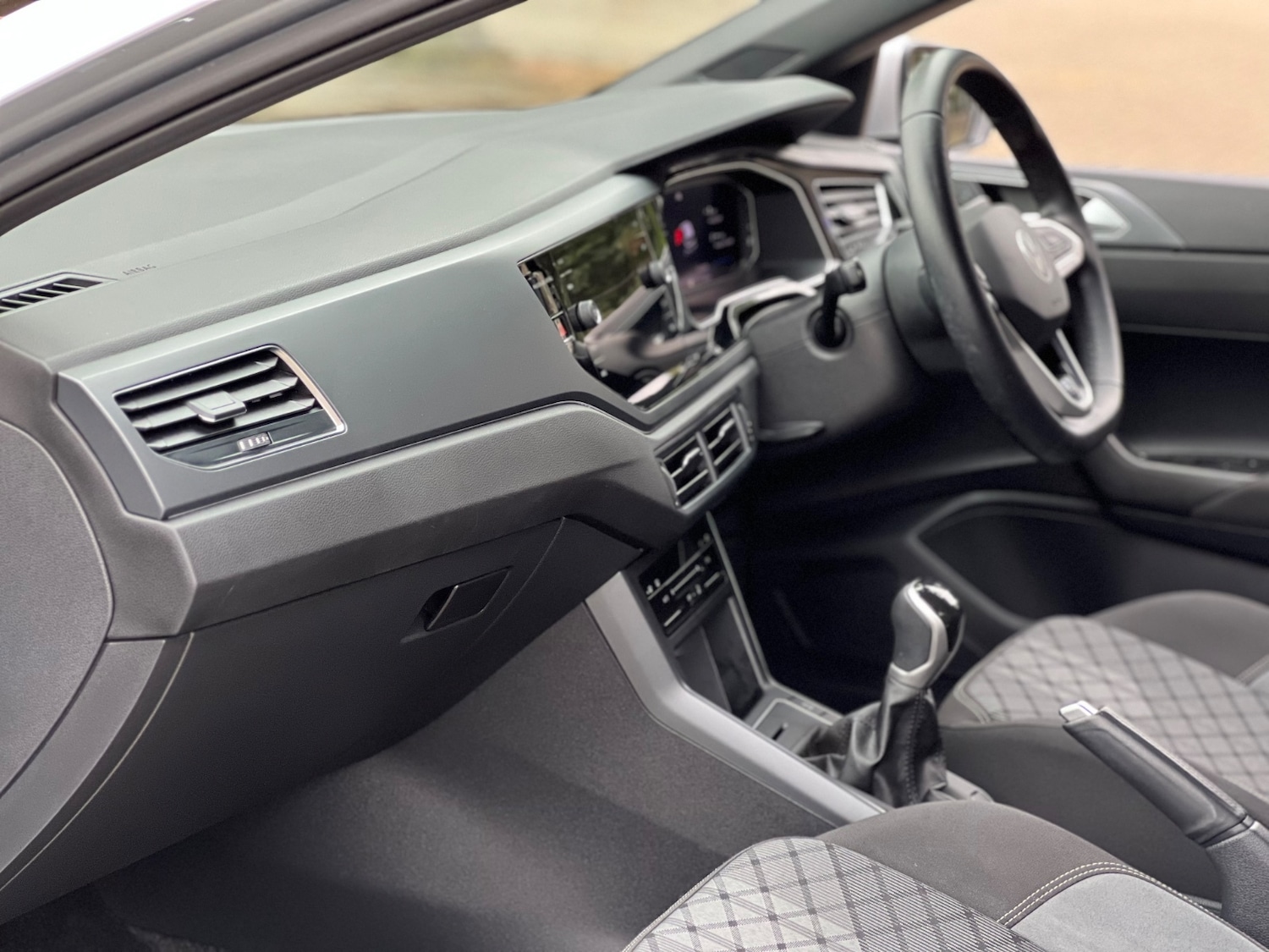 Used Volkswagen Polo 2024 for sale - 76664560: Photo 10