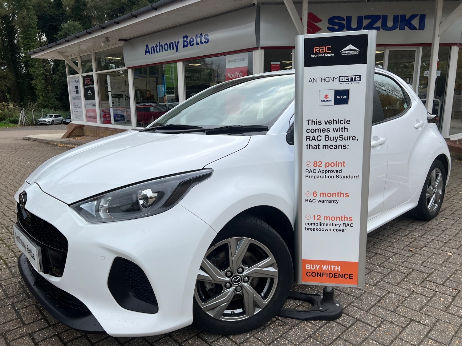 Used Mazda Mazda2 HYBRID 2024 for sale - 76650077: Photo 1