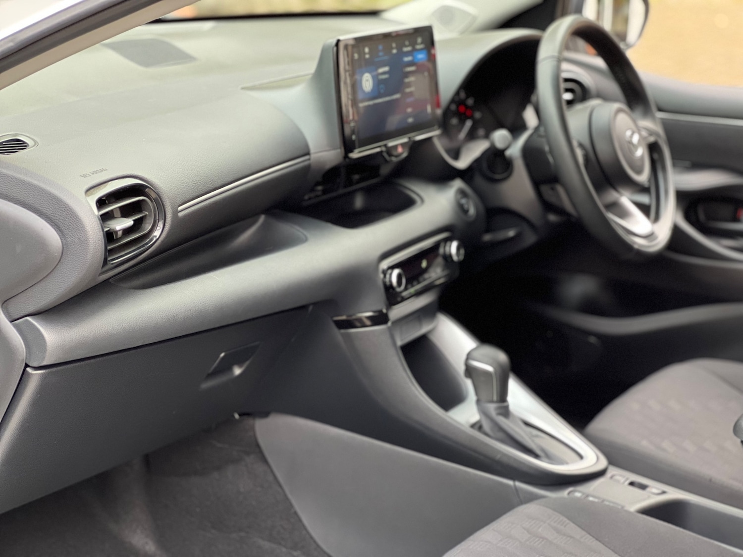 Used Mazda Mazda2 HYBRID 2024 for sale - 76650077: Photo 10