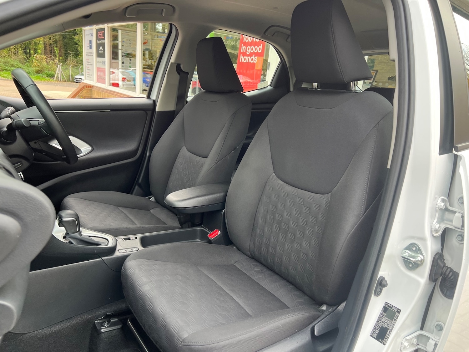 Used Mazda Mazda2 HYBRID 2024 for sale - 76650077: Photo 11