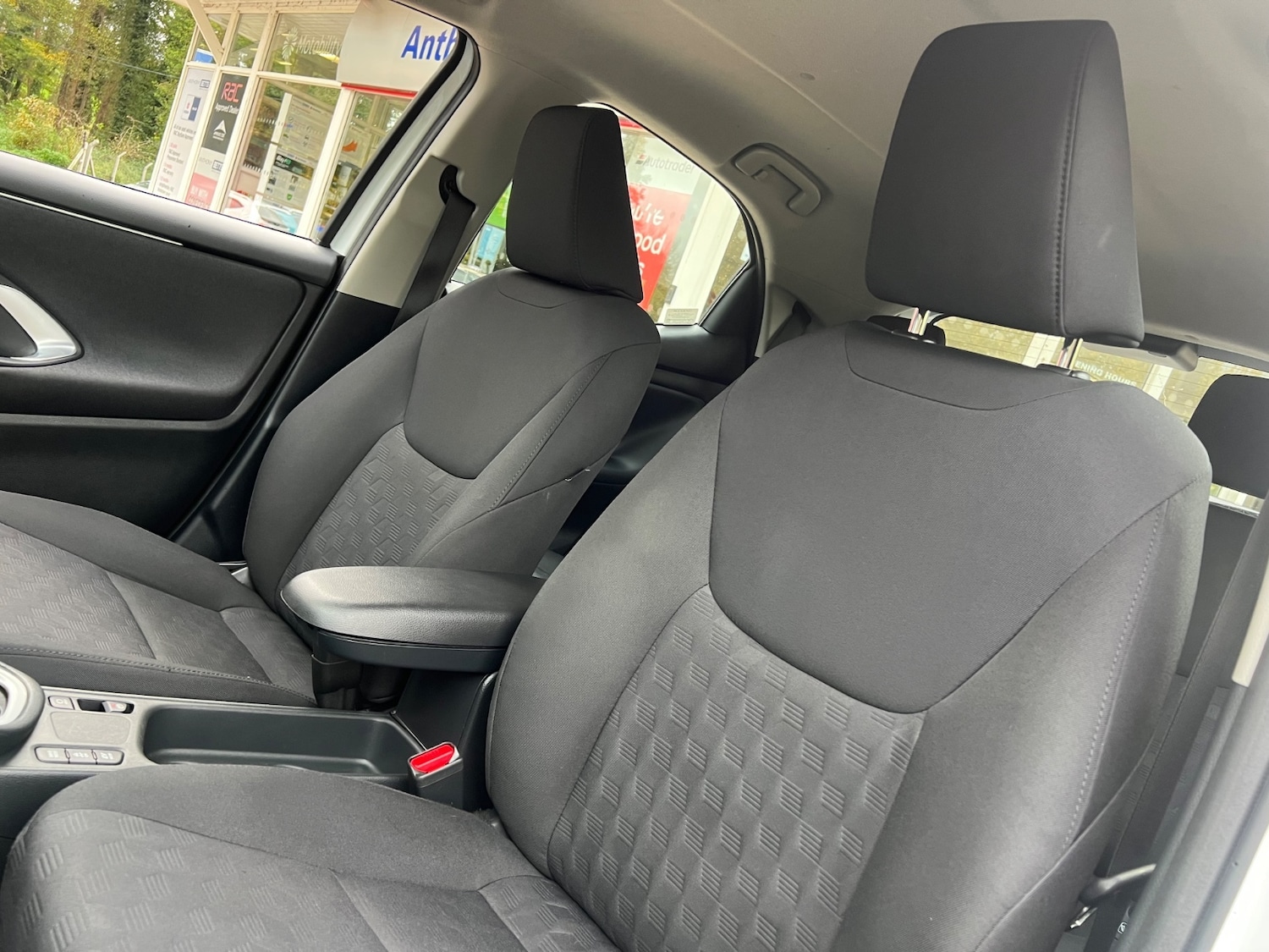 Used Mazda Mazda2 HYBRID 2024 for sale - 76650077: Photo 12