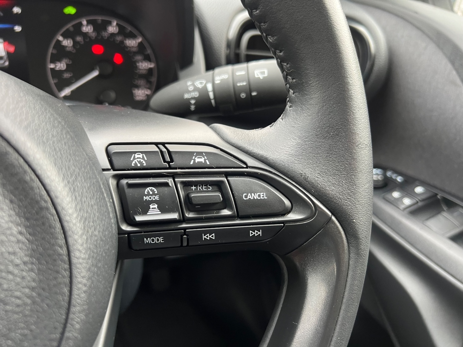 Used Mazda Mazda2 HYBRID 2024 for sale - 76650077: Photo 29