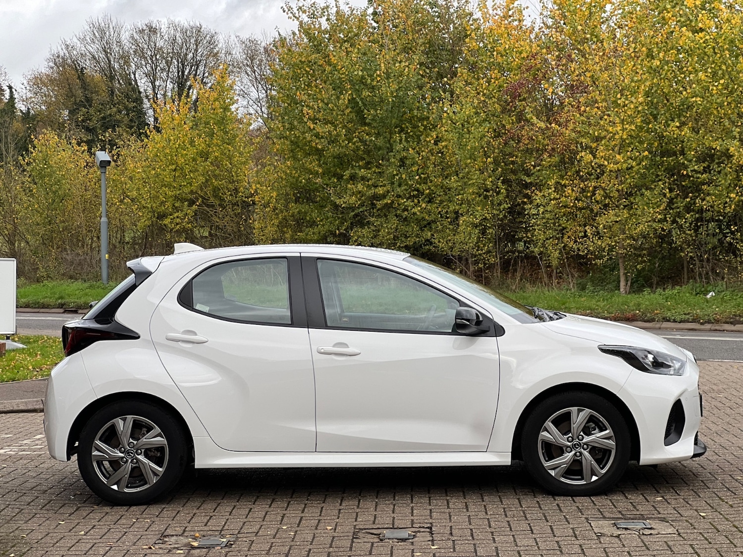 Used Mazda Mazda2 HYBRID 2024 for sale - 76650077: Photo 41
