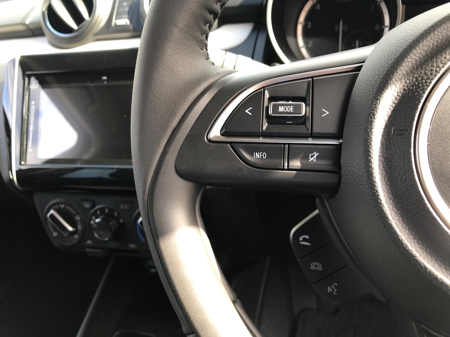 Used Suzuki Swift 2024 for sale - 77897201: Photo 25