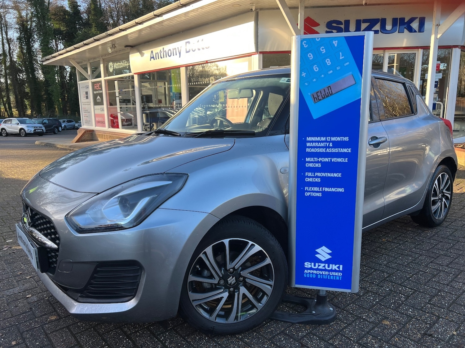 Used Suzuki Swift 2023 for sale - 76773433: Photo 1