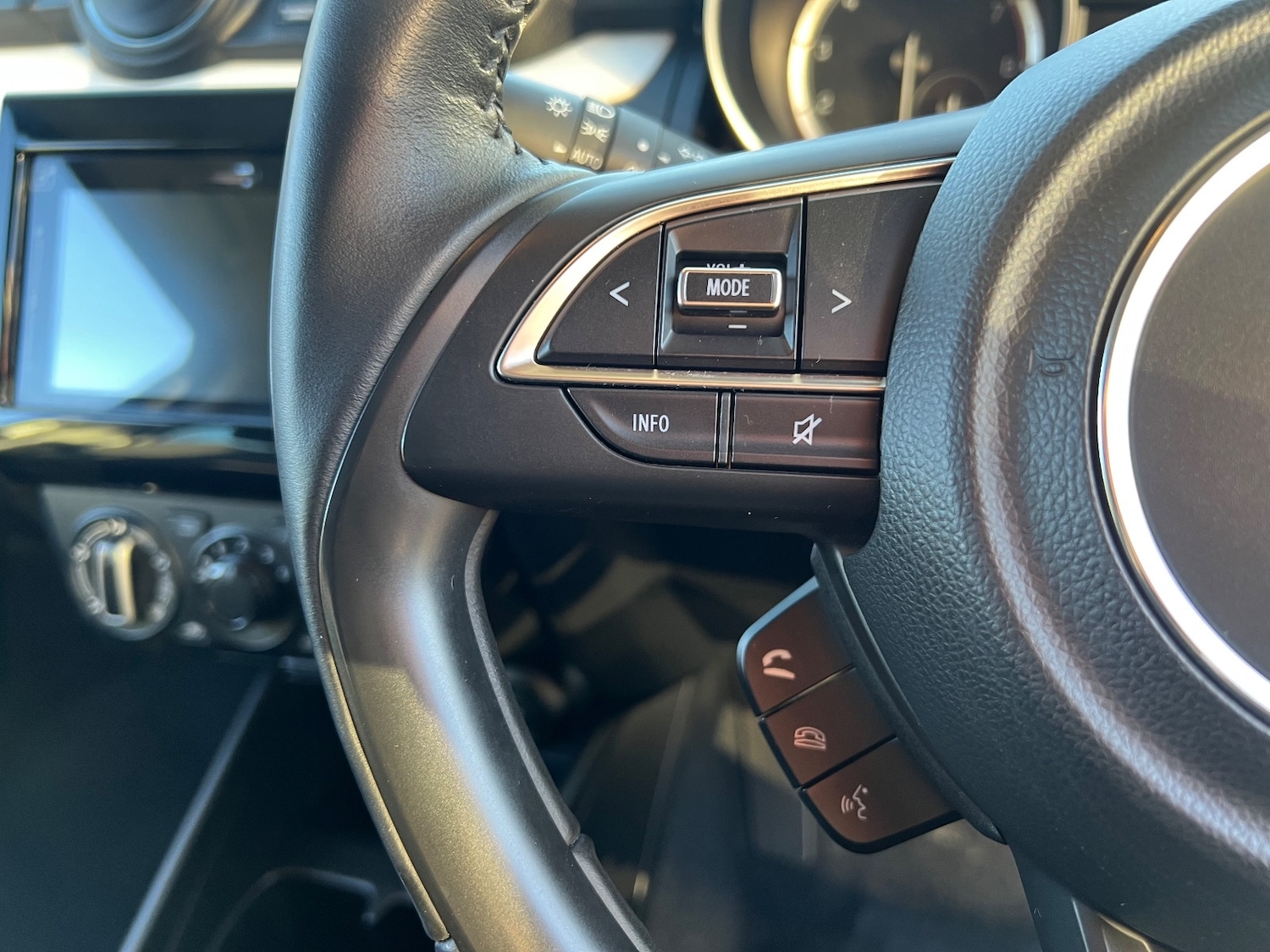 Used Suzuki Swift 2023 for sale - 76773433: Photo 27