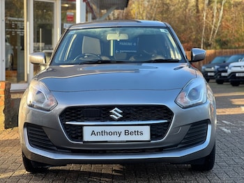 Used Suzuki Swift 2023 for sale - 76773433: Photo