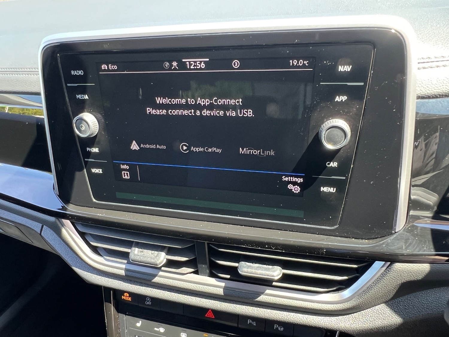 Used Volkswagen T-Roc 2022 for sale - 76650100: Photo 22