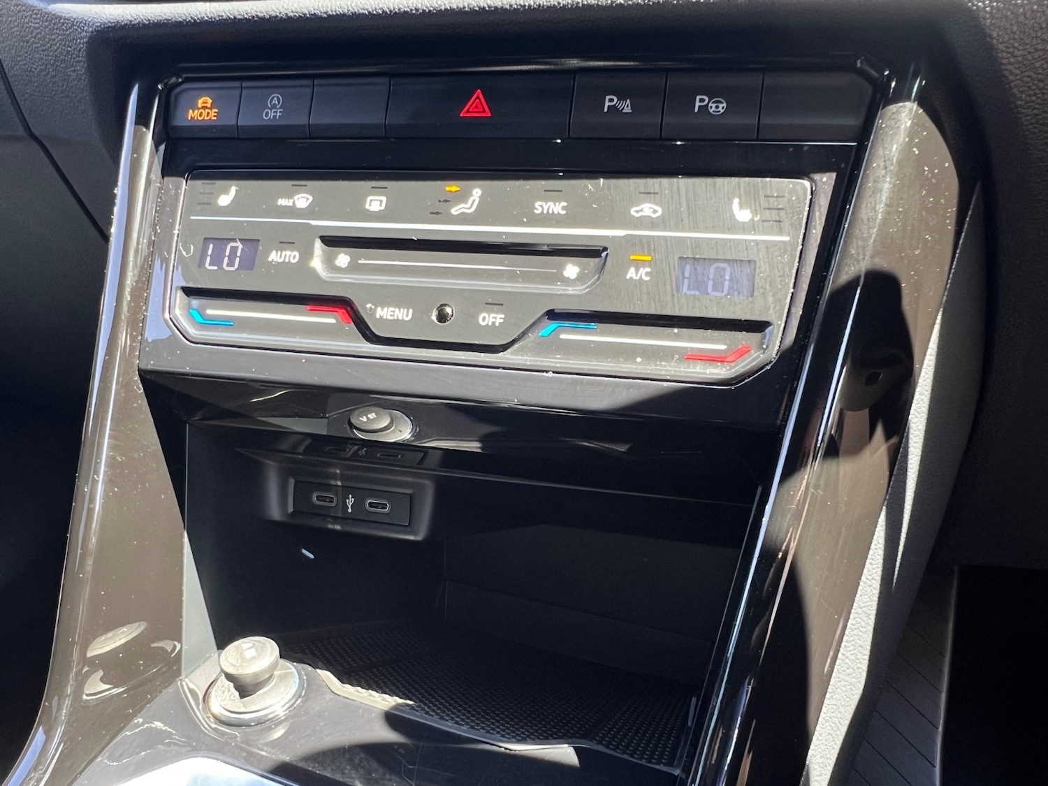 Used Volkswagen T-Roc 2022 for sale - 76650100: Photo 28