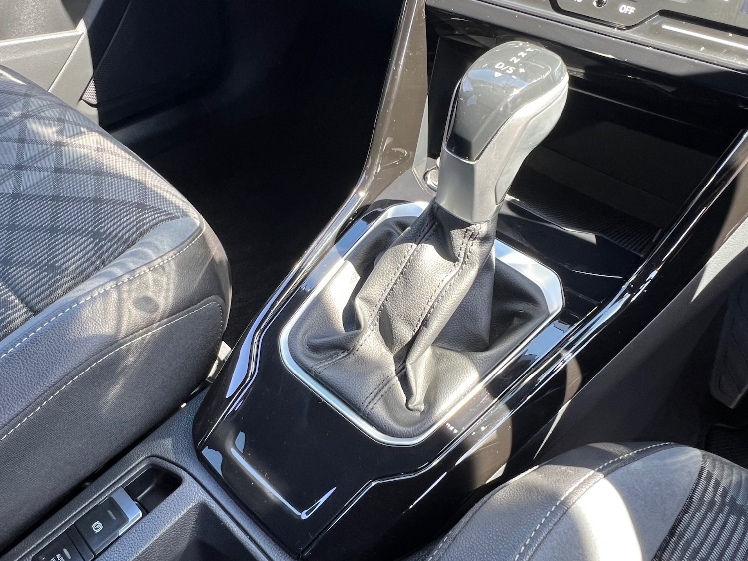 Used Volkswagen T-Roc 2022 for sale - 76650100: Photo 29