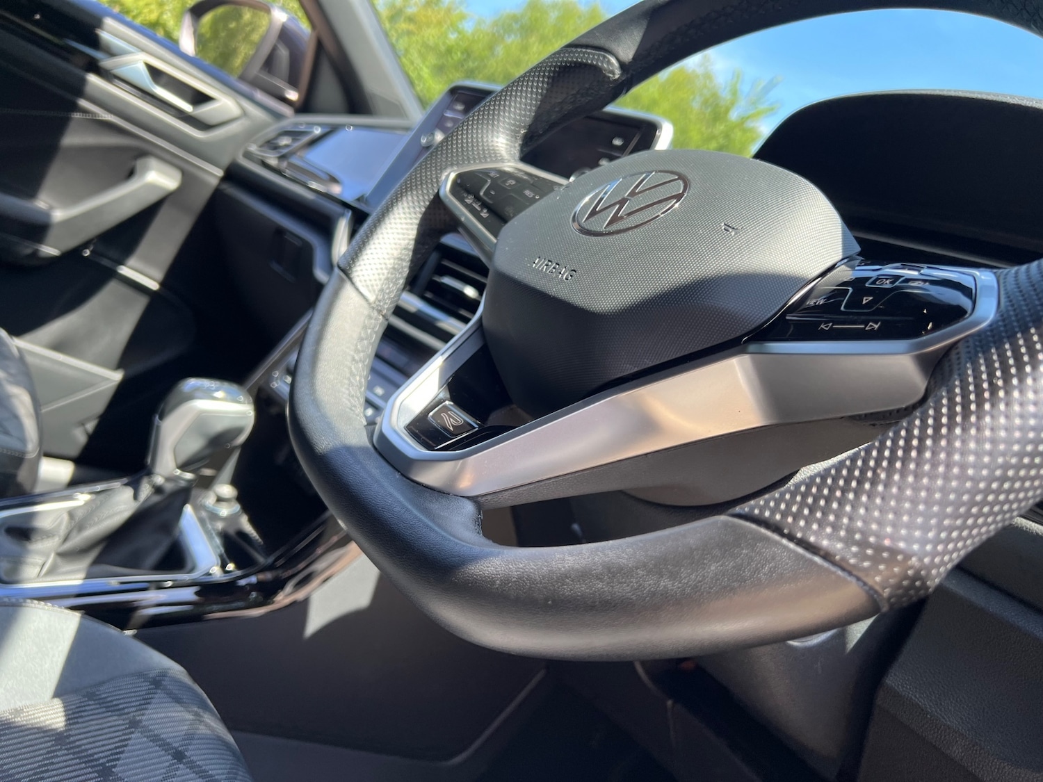 Used Volkswagen T-Roc 2022 for sale - 76650100: Photo 32