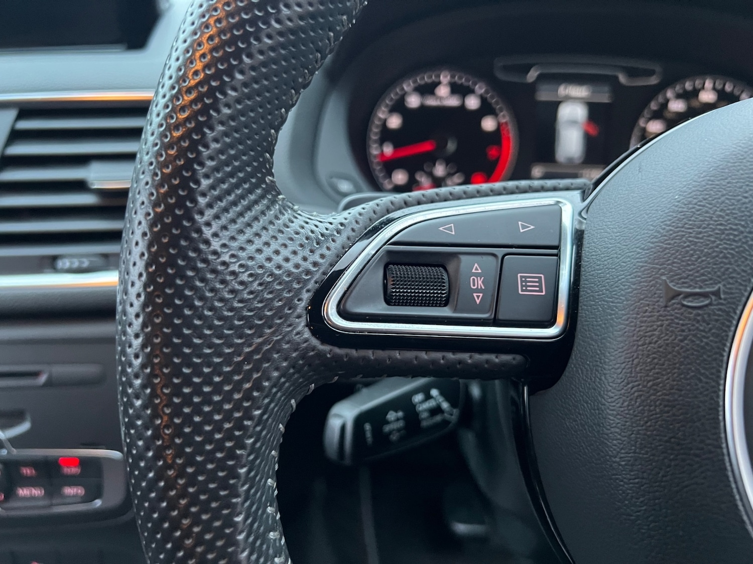 Used Audi Q3 2014 for sale - 76650098: Photo 21