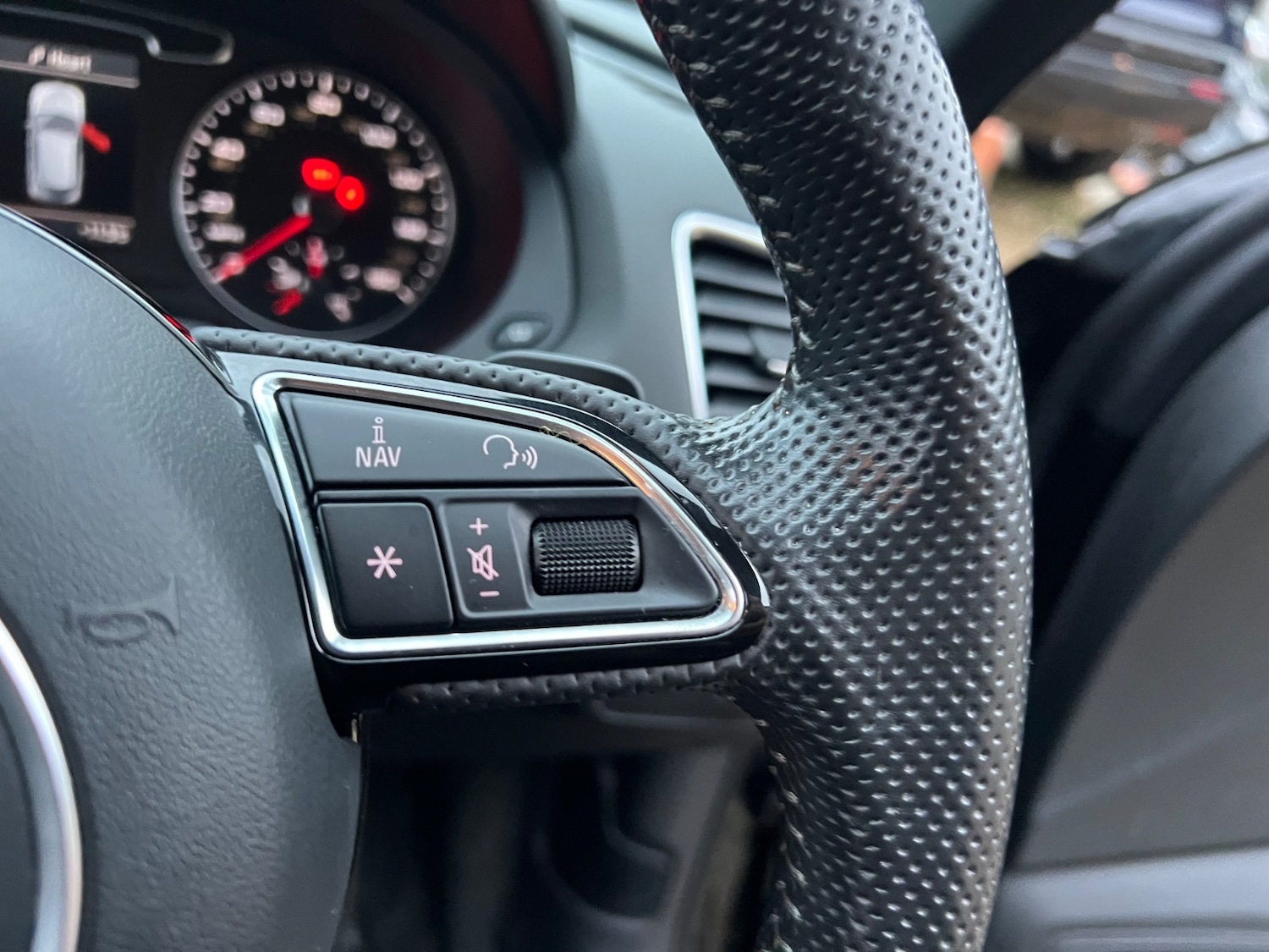 Used Audi Q3 2014 for sale - 76650098: Photo 22