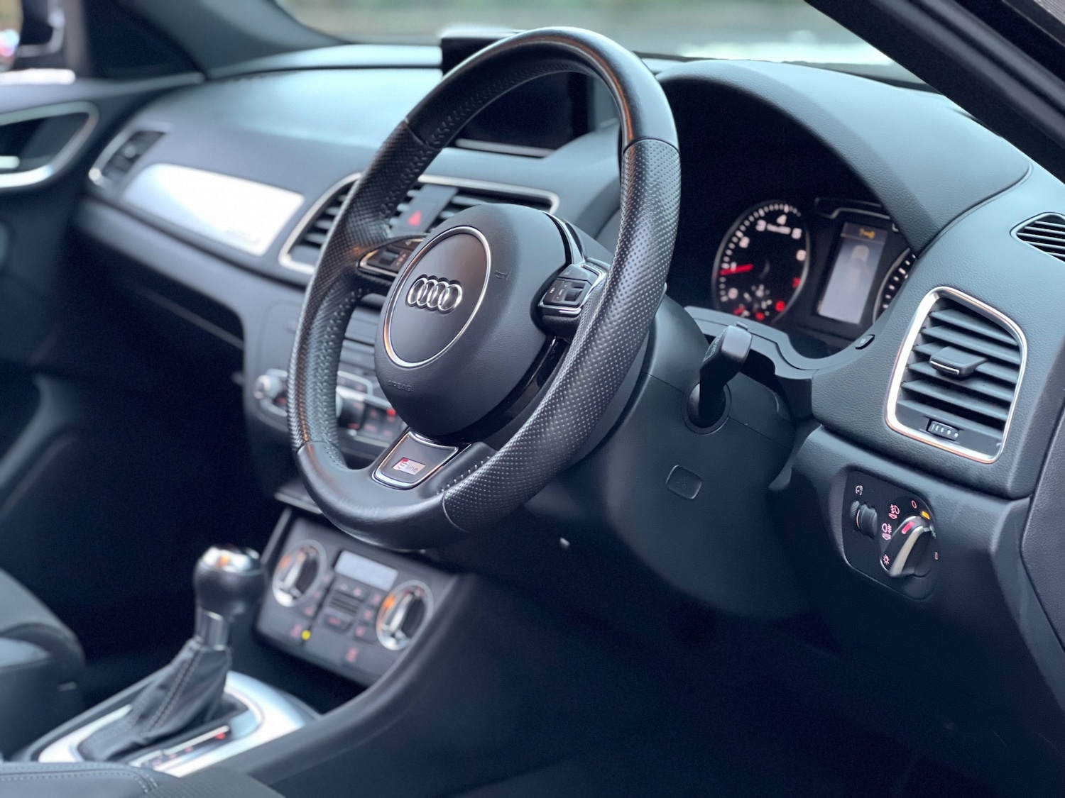 Used Audi Q3 2014 for sale - 76650098: Photo 24