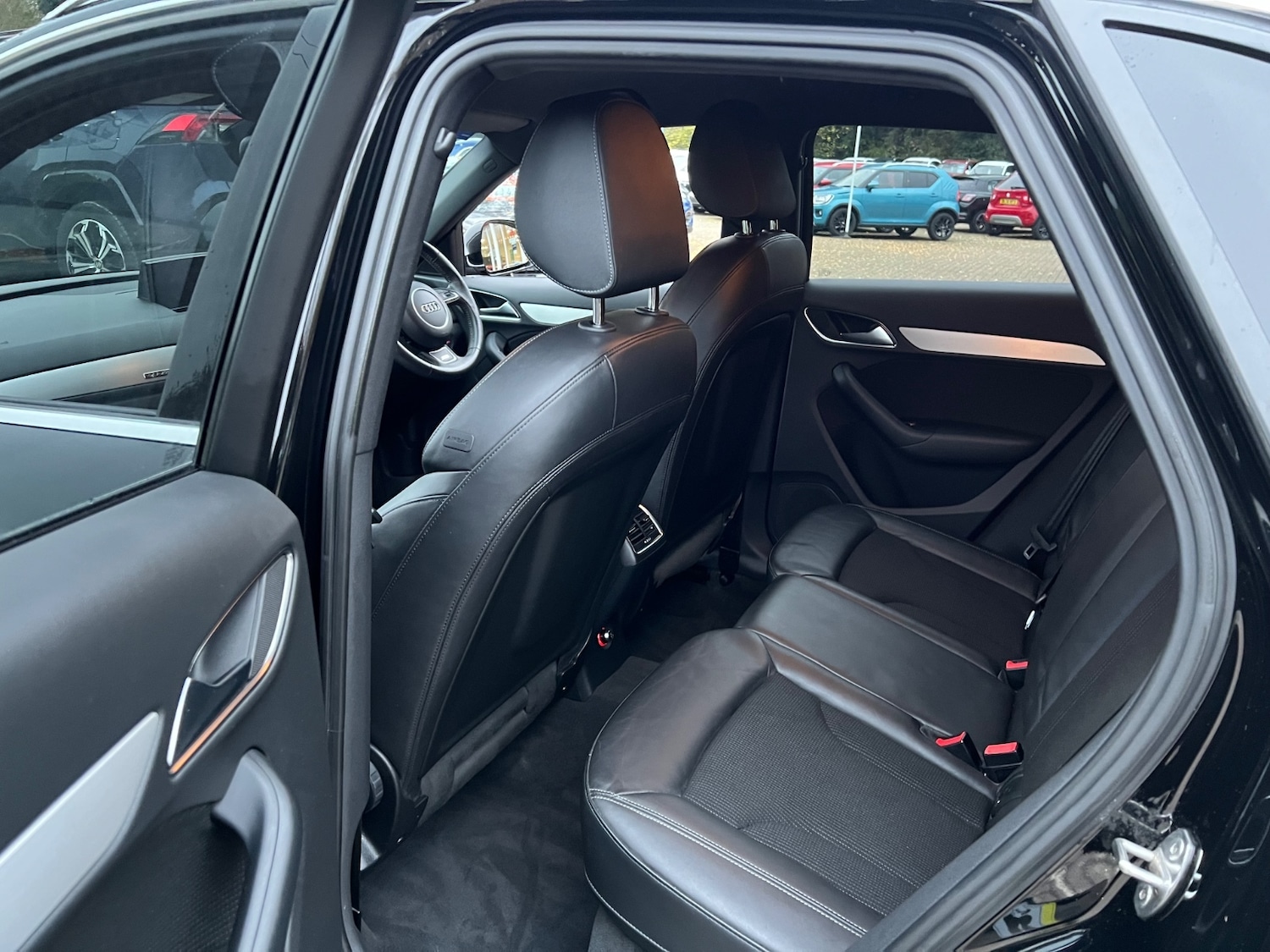 Used Audi Q3 2014 for sale - 76650098: Photo 9