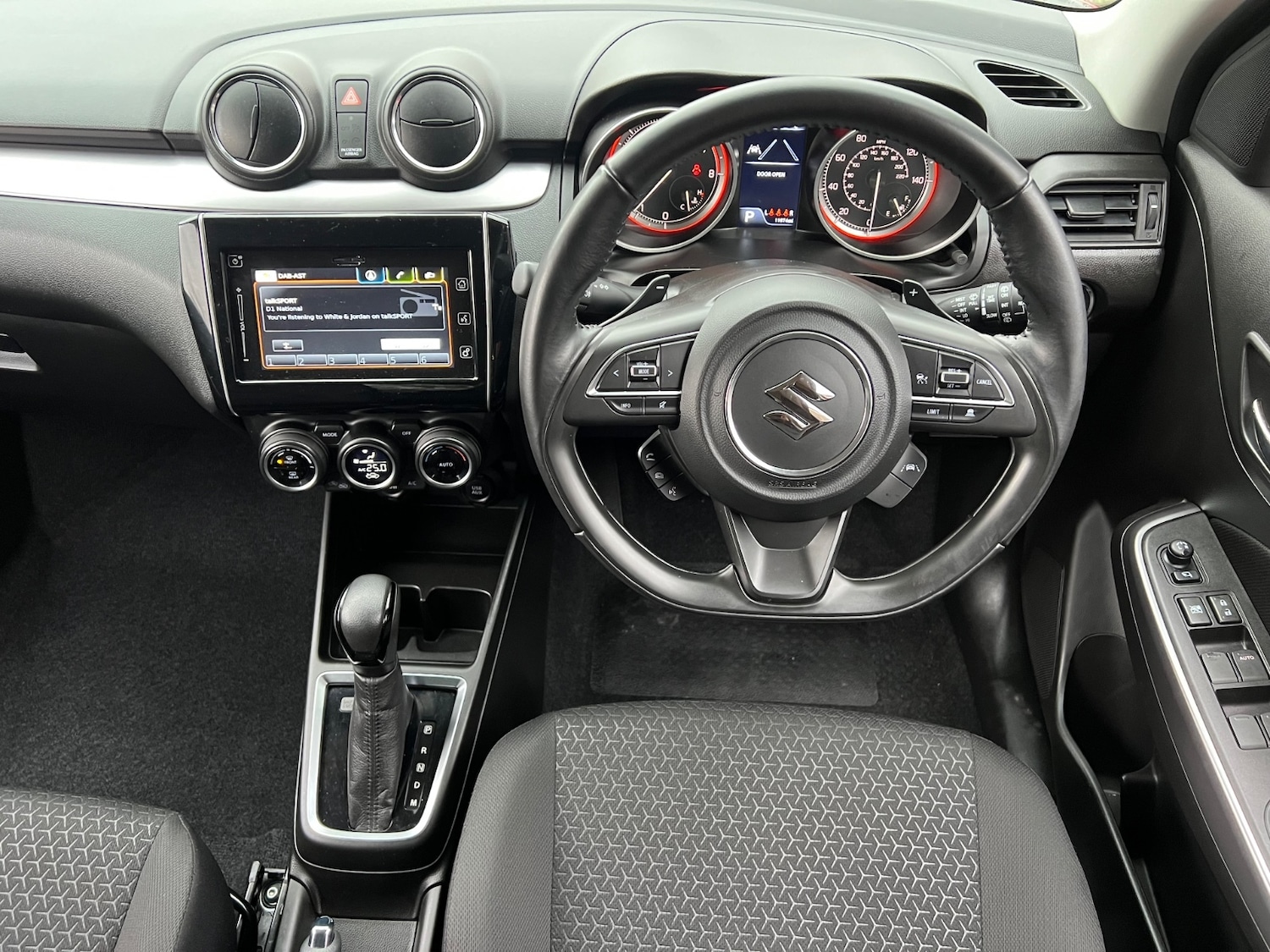 Used Suzuki Swift 2021 for sale - 77307443: Photo 15