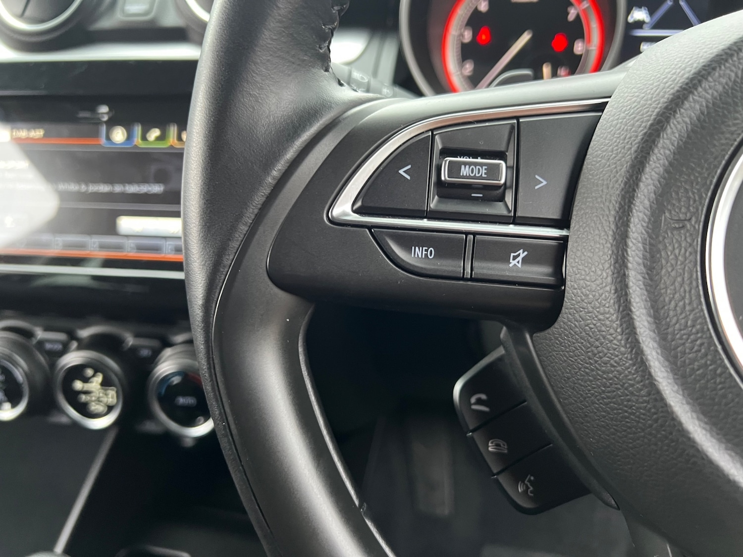 Used Suzuki Swift 2021 for sale - 77307443: Photo 28