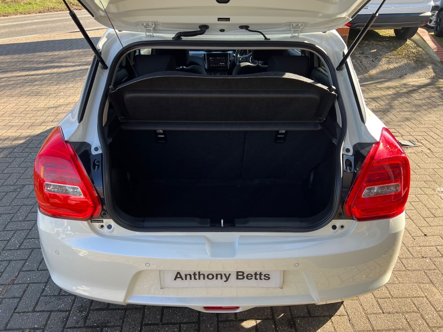 Used Suzuki Swift 2024 for sale - 77726044: Photo 7