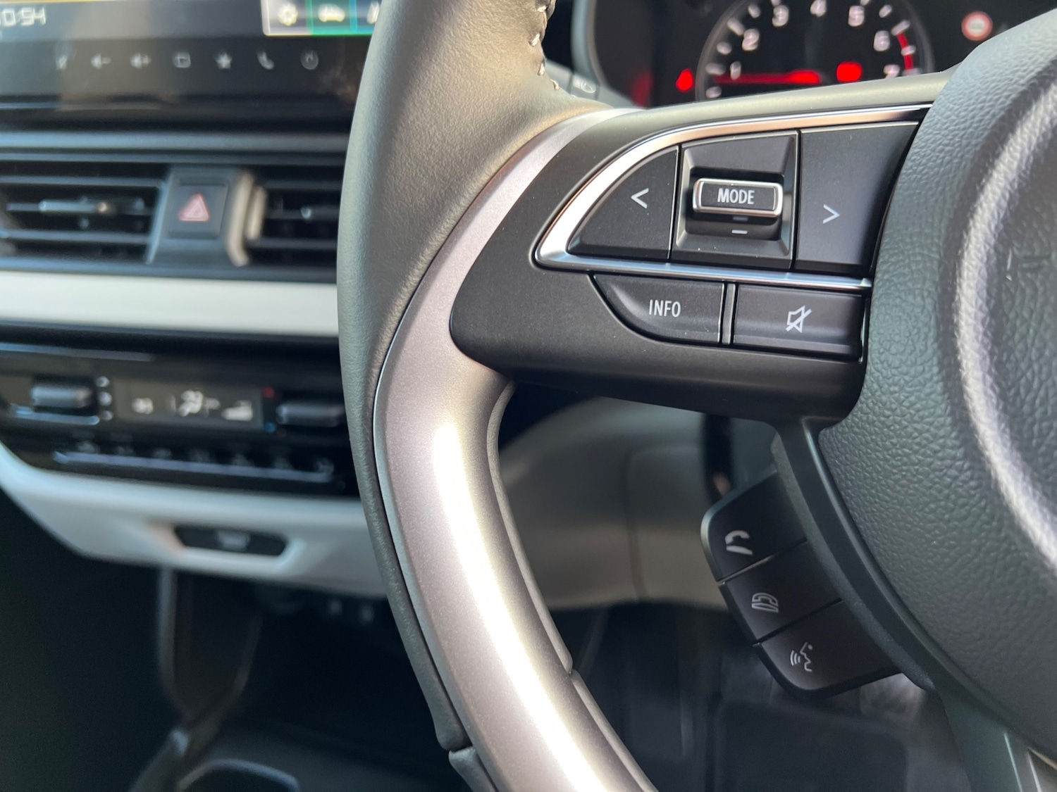 Used Suzuki Swift 2025 for sale - 77388935: Photo 28