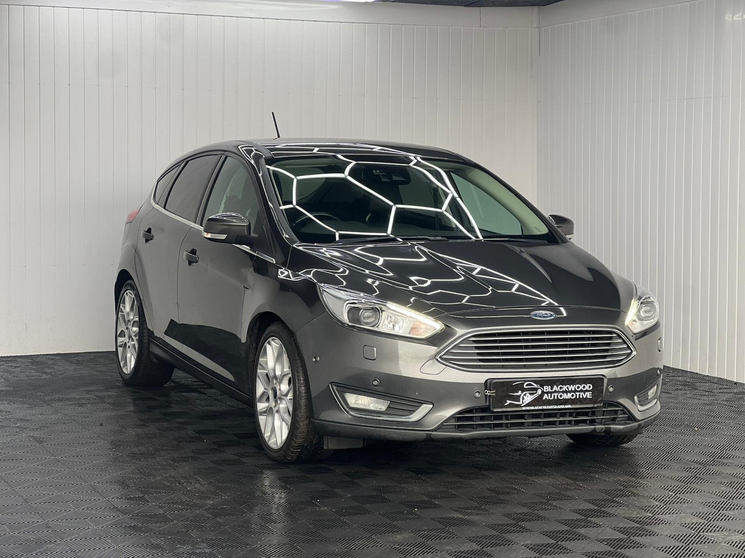Used Ford Focus 2017 for sale - 78040068: Photo 3