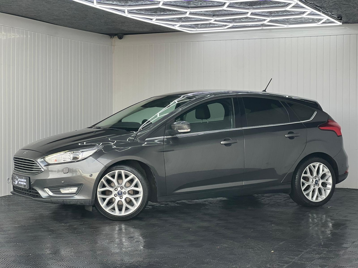 Used Ford Focus 2017 for sale - 78040068: Photo 6