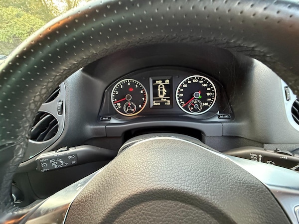 Used Volkswagen Tiguan 2014 for sale - 75440841: Photo 51