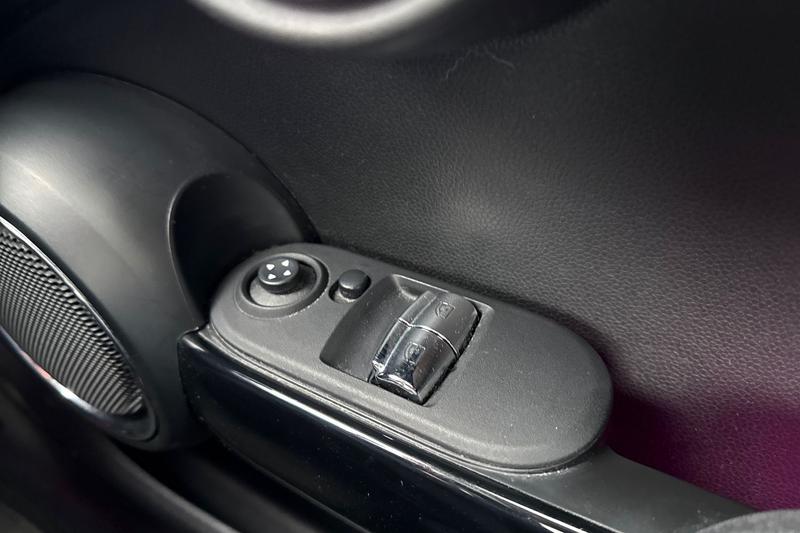 Used MINI Hatch 2018 for sale - 77138345: Photo 16