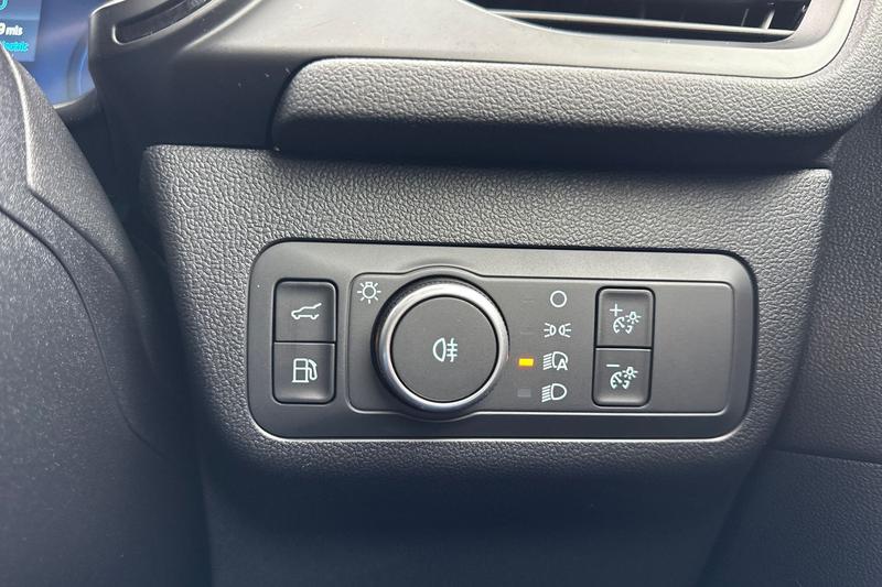 Used Ford Kuga 2025 for sale - 78180282: Photo 32