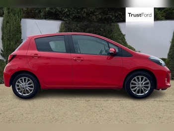Used Toyota Yaris 2017 for sale - 79133281: Photo